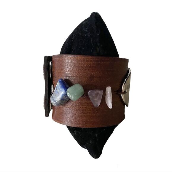 Hammered Heart & Multicolor Stone Faux Leather Wrap Bracelet Women’s OSFM - Picture 4 of 6